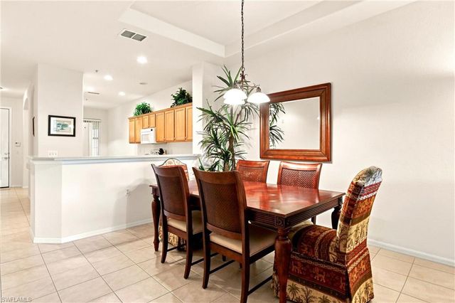 4874 Hampshire CT 303, Naples, FL 34112