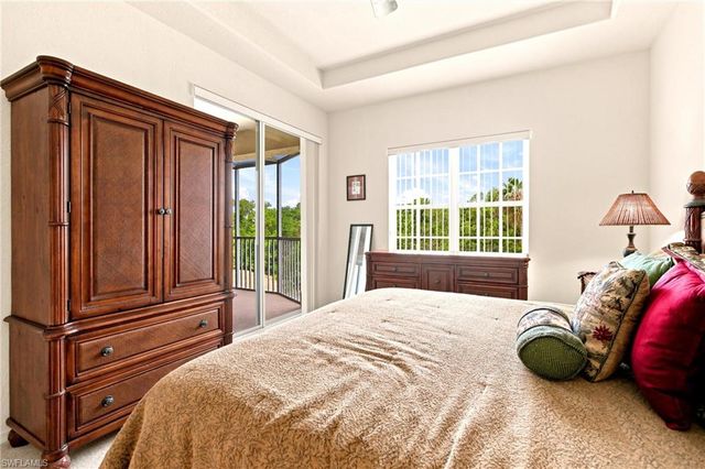 4874 Hampshire CT 303, Naples, FL 34112