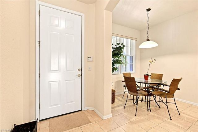 4874 Hampshire CT 303, Naples, FL 34112