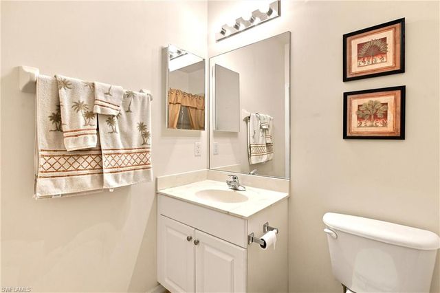 4874 Hampshire CT 303, Naples, FL 34112