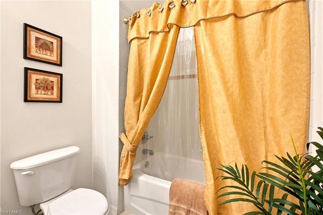 4874 Hampshire CT 303, Naples, FL 34112