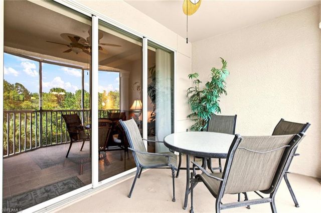 4874 Hampshire CT 303, Naples, FL 34112
