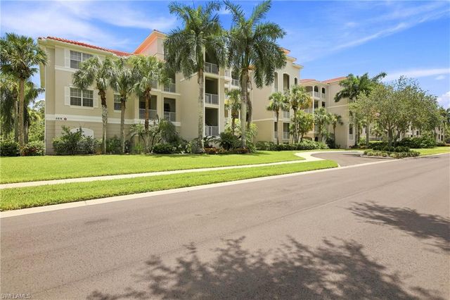 4874 Hampshire CT 303, Naples, FL 34112