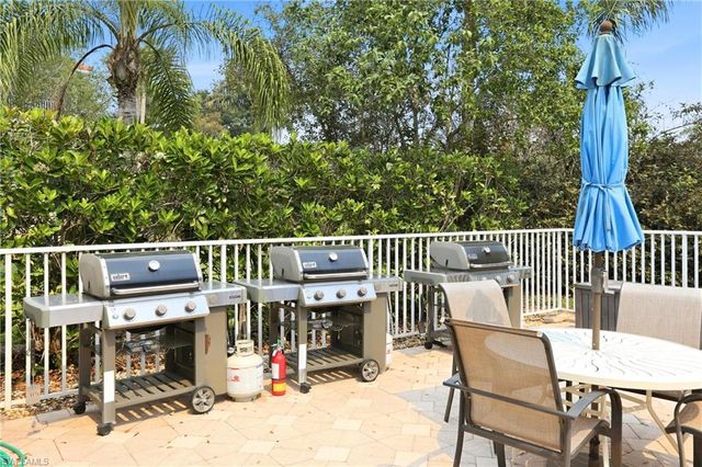 4874 Hampshire CT 303, Naples, FL 34112