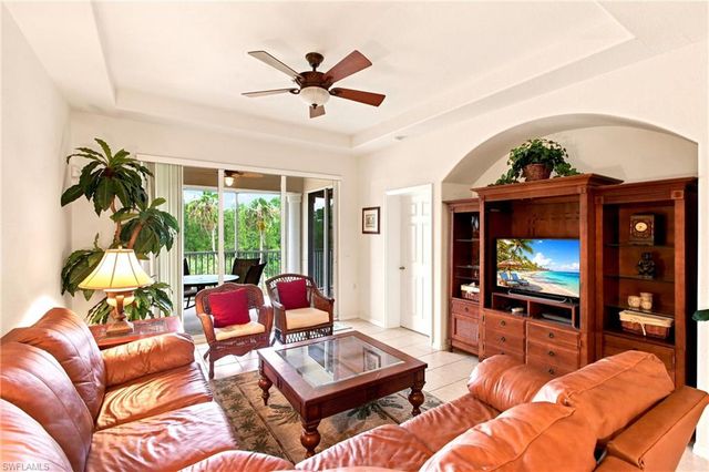 4874 Hampshire CT 303, Naples, FL 34112