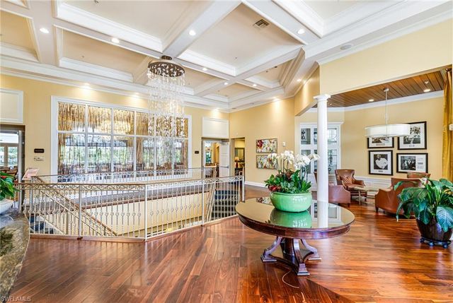 4874 Hampshire CT 303, Naples, FL 34112