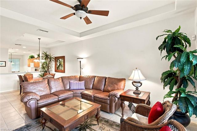 4874 Hampshire CT 303, Naples, FL 34112