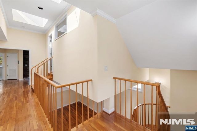 376 Kenwood 9, Englewood, NJ 07631