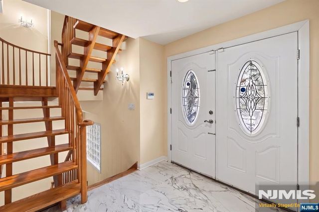 376 Kenwood 9, Englewood, NJ 07631