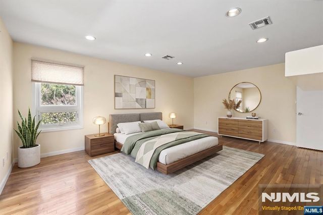 376 Kenwood 9, Englewood, NJ 07631