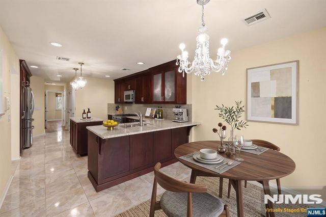376 Kenwood 9, Englewood, NJ 07631
