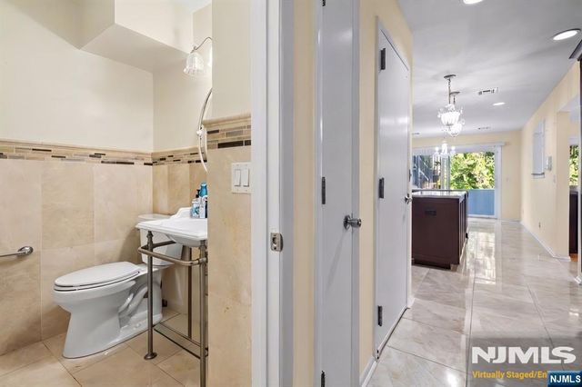 376 Kenwood 9, Englewood, NJ 07631