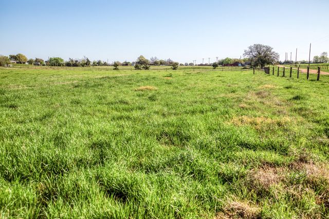 Tracts 10&11 Fieldcrest Ln, Burton, TX 77835