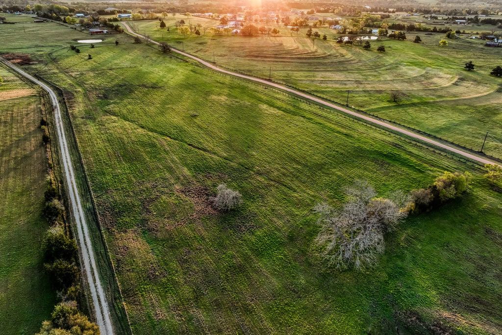 Tracts 10&11 Fieldcrest Ln, Burton, TX 77835