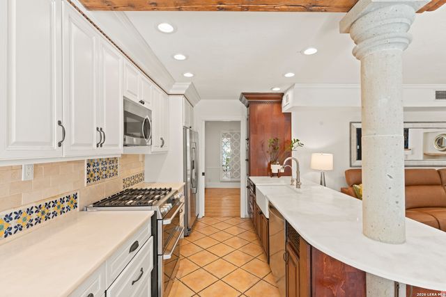11207 Whispering Wind St, San Antonio, TX 78230
