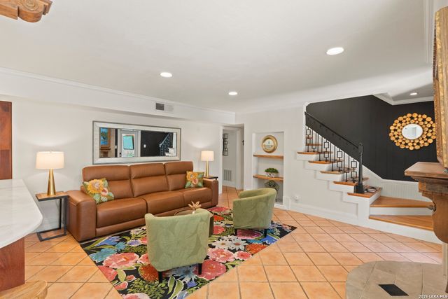 11207 Whispering Wind St, San Antonio, TX 78230