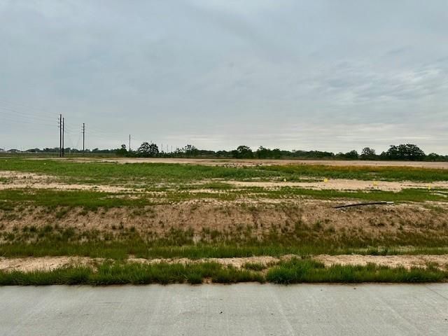1033 Wrangler Way, Sealy, TX 77474
