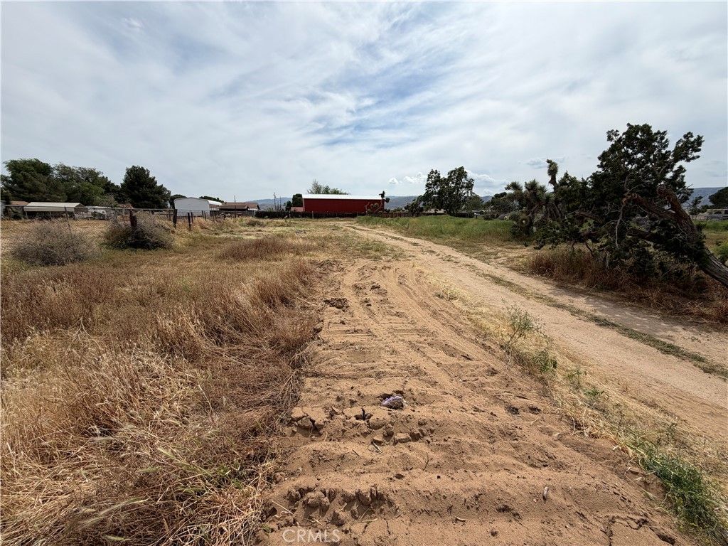 Image 17 of property listing at 5056 W Avenue K12, Lancaster, CA 93536