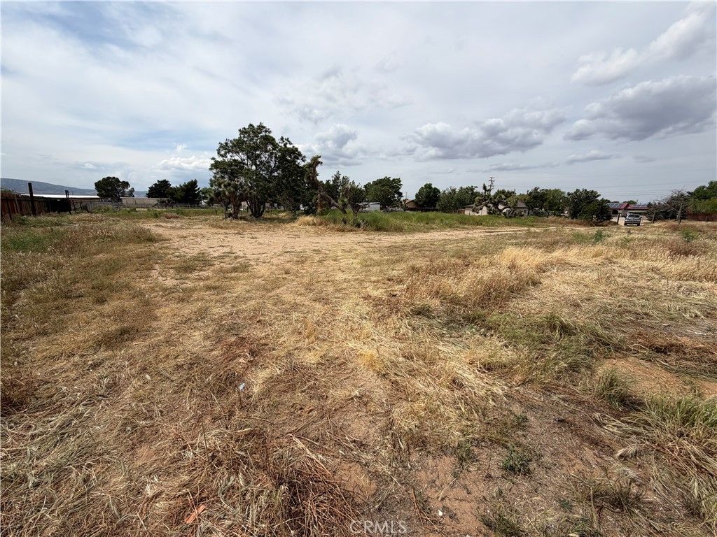 Image 19 of property listing at 5056 W Avenue K12, Lancaster, CA 93536