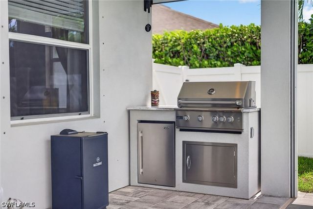 37 Johnnycake DR, Naples, FL 34110