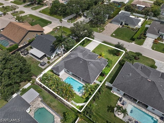 37 Johnnycake DR, Naples, FL 34110