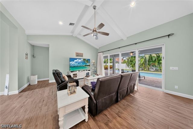 37 Johnnycake DR, Naples, FL 34110