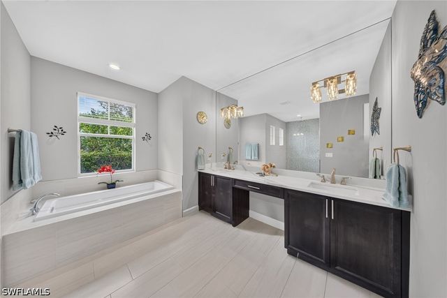 37 Johnnycake DR, Naples, FL 34110