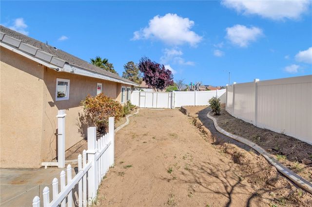 14386 Stone Creek Trail, Hesperia, CA 92344