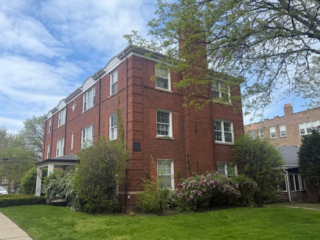 733 Dobson Street 2S, Evanston, IL 60202