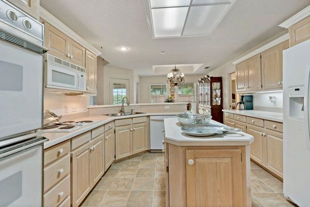 330 39th Street SE, Paris, TX 75462