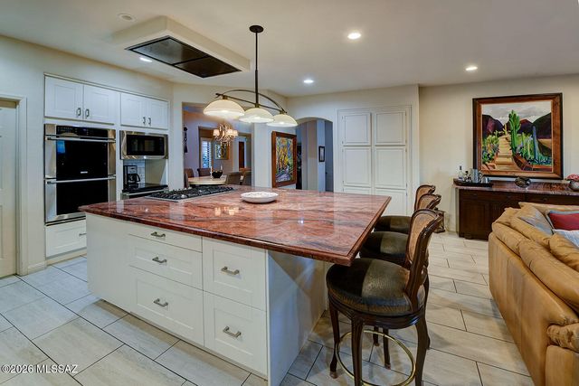 6081 N Vía Del Tecaco, Tucson, AZ 85718