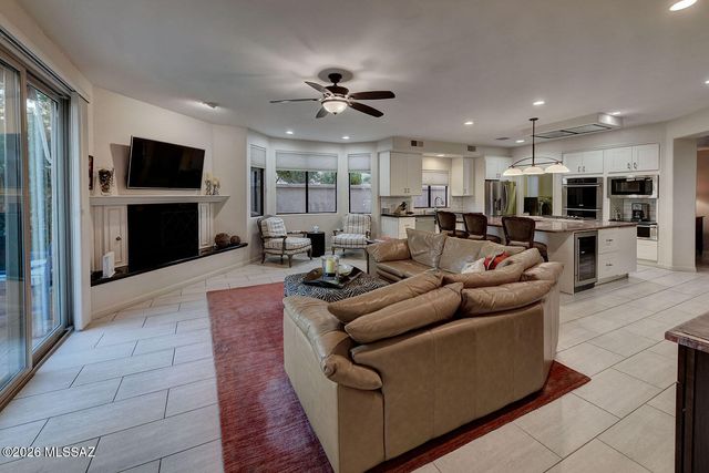 6081 N Vía Del Tecaco, Tucson, AZ 85718