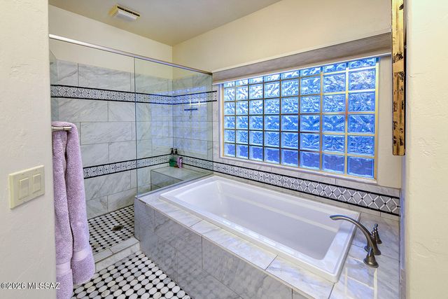 6081 N Vía Del Tecaco, Tucson, AZ 85718