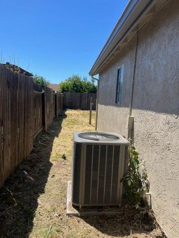 8347 Cherbourg Ct, Stockton, CA 95210