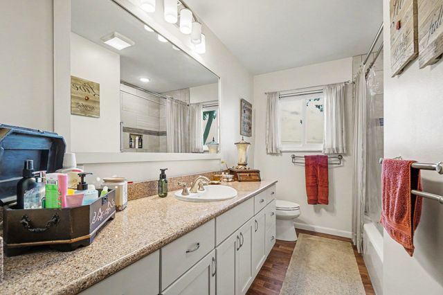 860 N Knight Road, Essexville, MI 48732