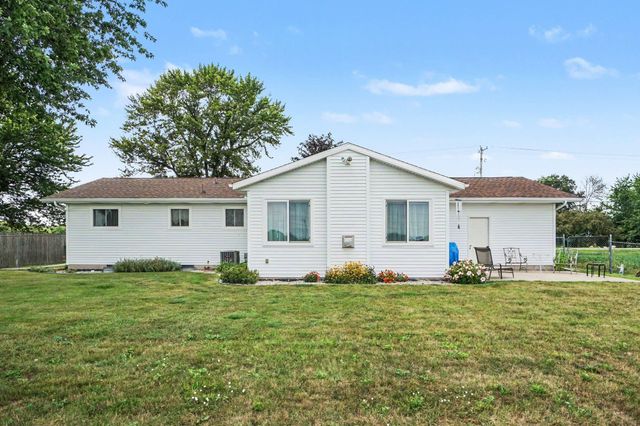 860 N Knight Road, Essexville, MI 48732