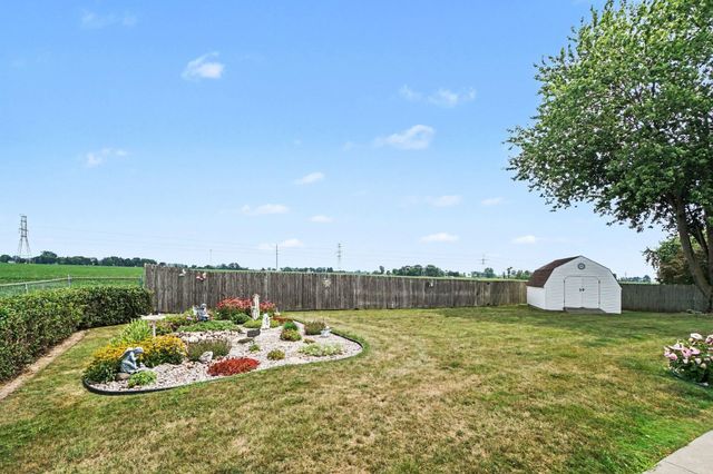 860 N Knight Road, Essexville, MI 48732
