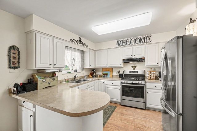 860 N Knight Road, Essexville, MI 48732