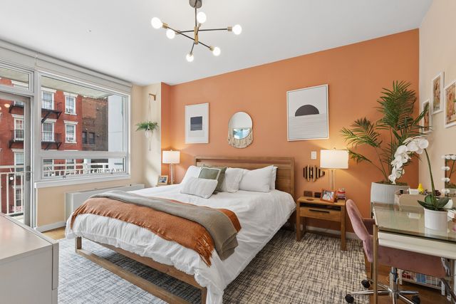 517 W 46th St Apt 402, New York City, NY 10036