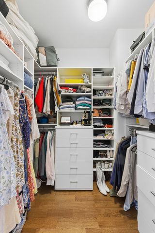 517 W 46th St Apt 402, New York City, NY 10036