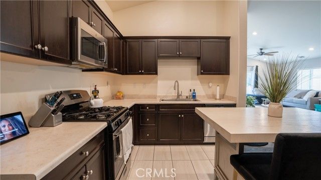 1133 Avenida Del Rio, San Jacinto, CA 92582