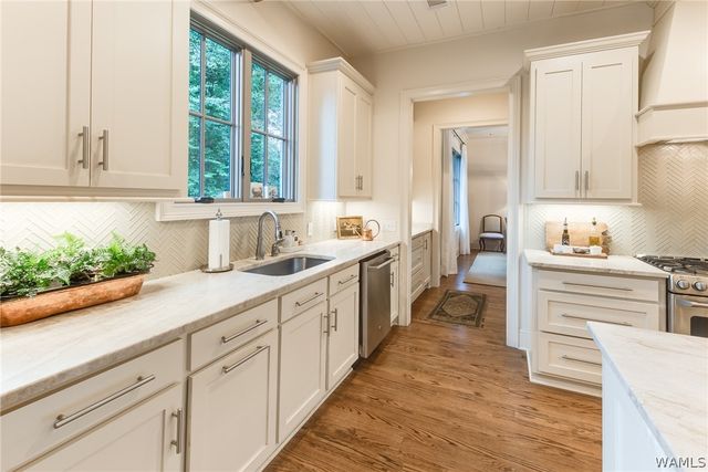 6325 Woodlands Trail Place, Tuscaloosa, AL 35406