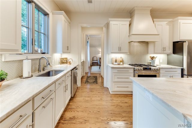 6325 Woodlands Trail Place, Tuscaloosa, AL 35406