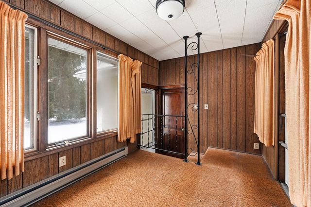 2972 Woodbridge Street, Roseville, MN 55113