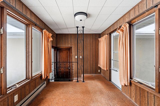 2972 Woodbridge Street, Roseville, MN 55113