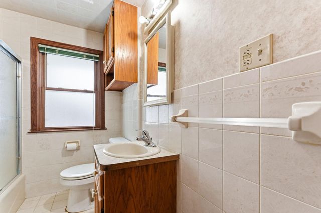 2972 Woodbridge Street, Roseville, MN 55113