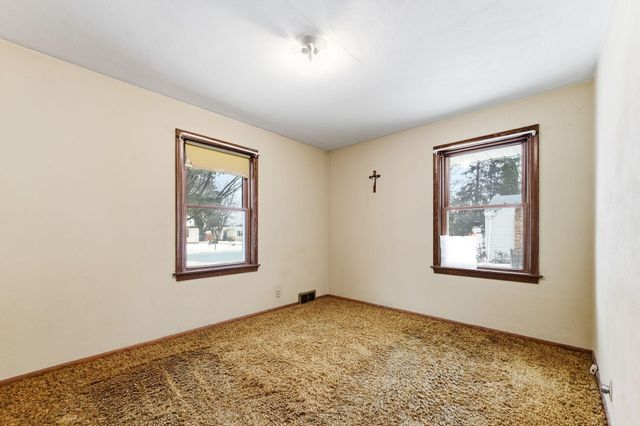 2972 Woodbridge Street, Roseville, MN 55113