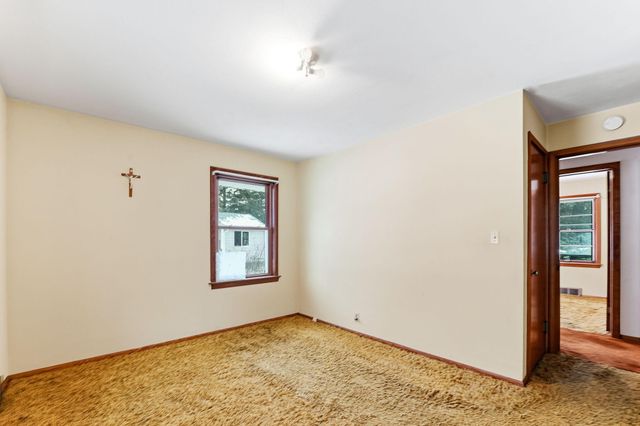 2972 Woodbridge Street, Roseville, MN 55113