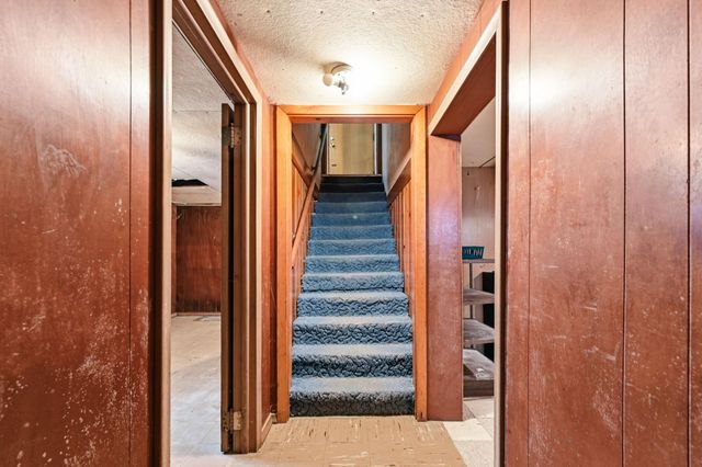 2972 Woodbridge Street, Roseville, MN 55113