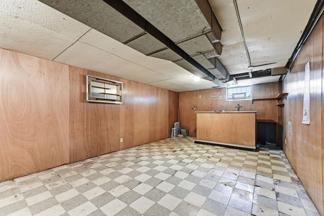 2972 Woodbridge Street, Roseville, MN 55113